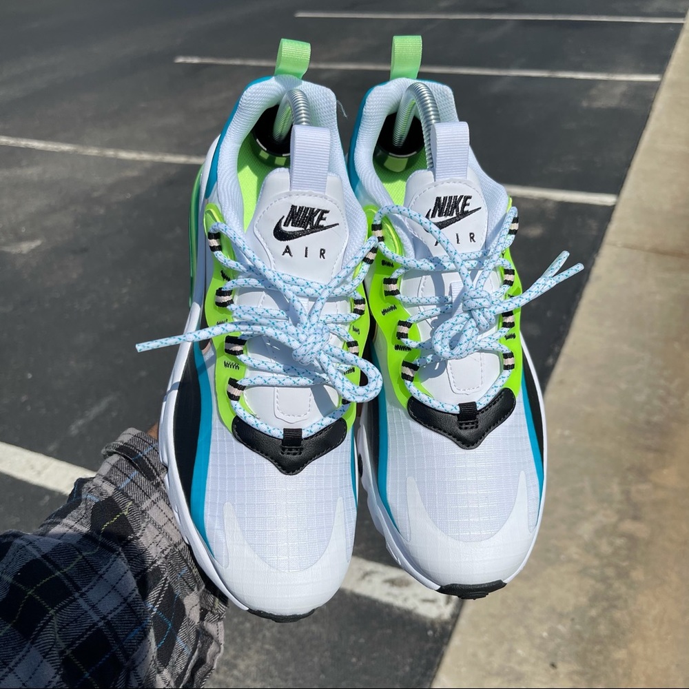 Nike React 270 - Picture 4 of 9